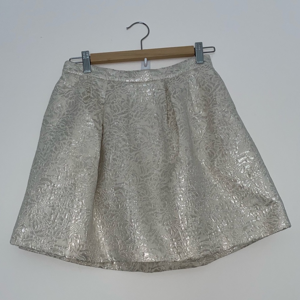 H&M white brocade mini skirt size 6